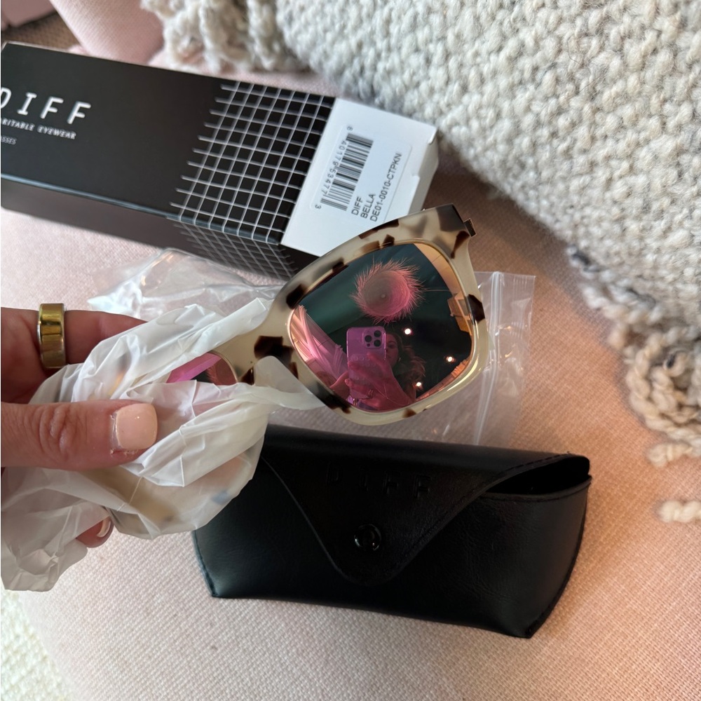 Diff Bella Sunglasses